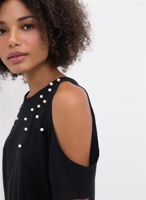 blusa com pérolas artificiais blusa com pérolas artificiais