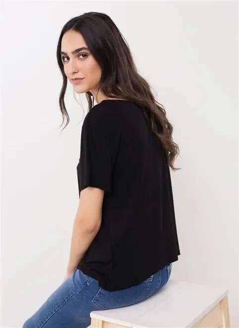 blusa decote v bem bordada blusa decote v bem bordada