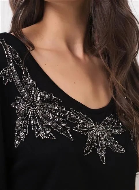 blusa decote v bem bordada blusa decote v bem bordada