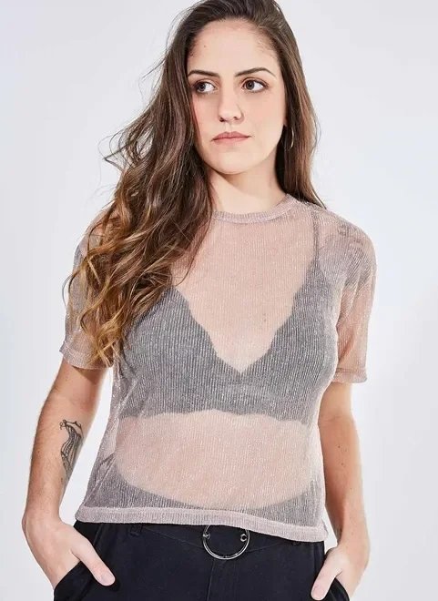 blusa com transparência e fio metalizado blusa com transparência e fio metalizado