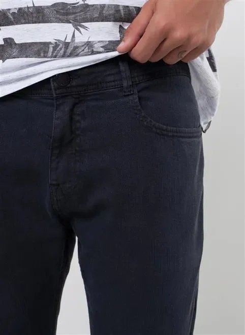 calça skinny em sarja escura calça skinny em sarja escura