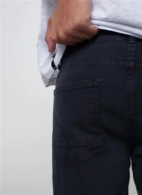 calça skinny em sarja escura calça skinny em sarja escura