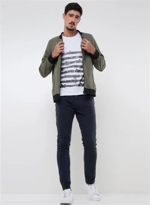 calça skinny em sarja escura calça skinny em sarja escura