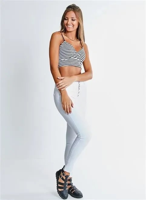 calça skinny com botões calça skinny com botões