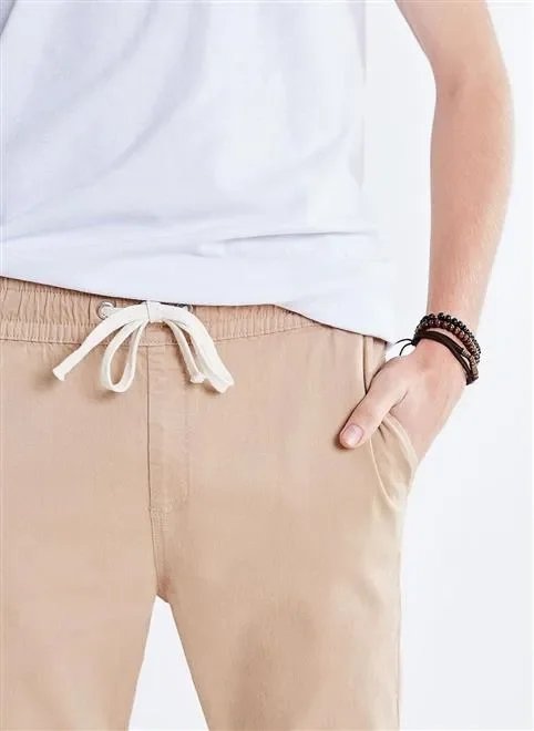 calça jogger em sarja com amarração calça jogger em sarja com amarração