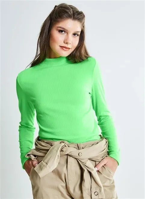 blusa gola alta neon blusa gola alta neon
