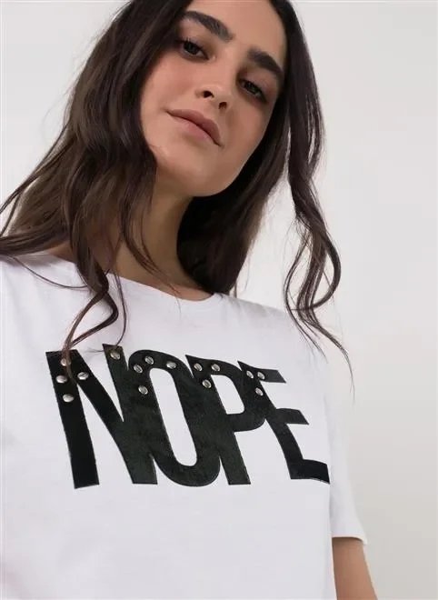blusa flocado e tachas blusa flocado e tachas