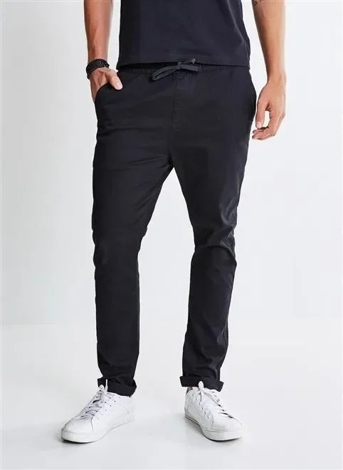 calça jogger em sarja com amarração calça jogger em sarja com amarração