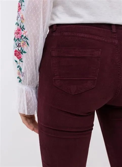 calça skinny em veludo calça skinny em veludo