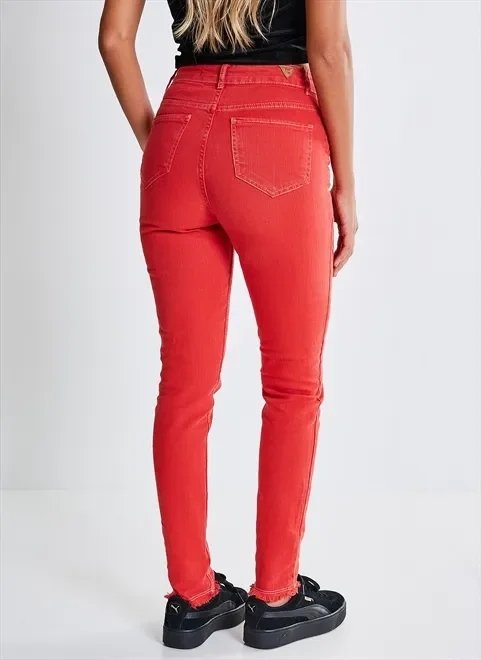 calça skinny em sarja vermelha calça skinny em sarja vermelha