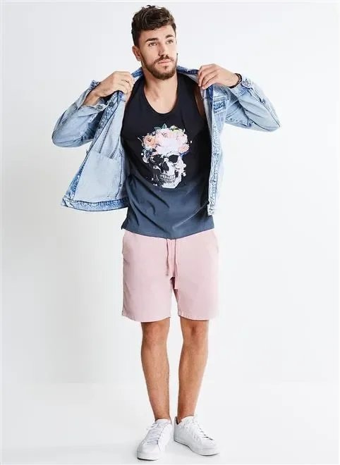 jaqueta jeans puídos com costura zig zag jaqueta jeans puídos com costura zig zag