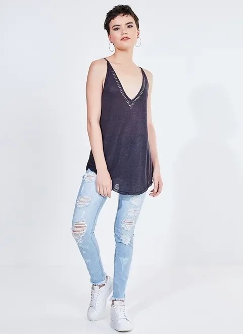 regata gola v com aplicações regata gola v com aplicações