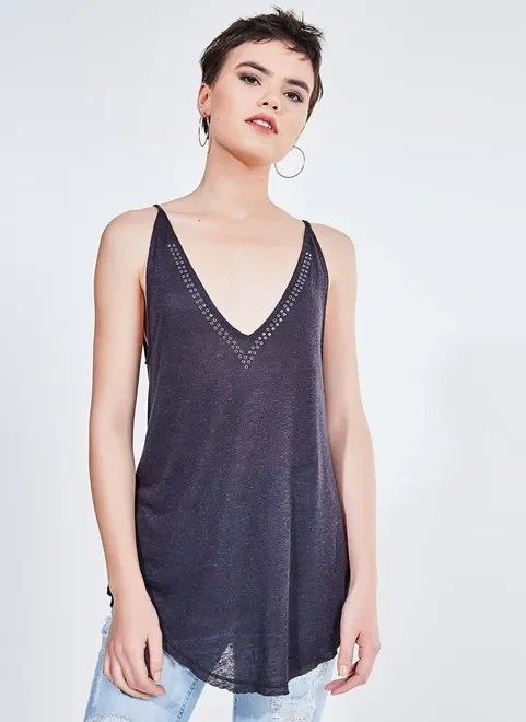 regata gola v com aplicações regata gola v com aplicações