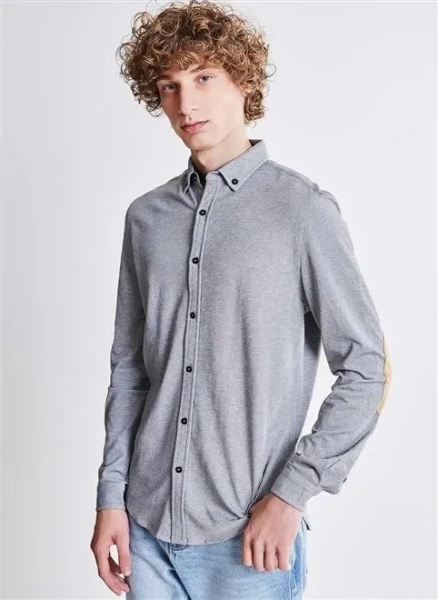 camisa com recorte em suede camisa com recorte em suede