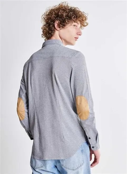 camisa com recorte em suede camisa com recorte em suede