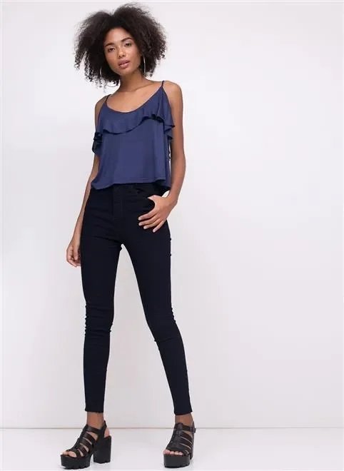 calça cigarrete cintura alta em jeans calça cigarrete cintura alta em jeans