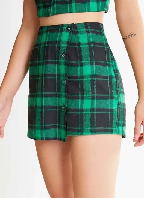 short saia xadrez verde short saia xadrez verde