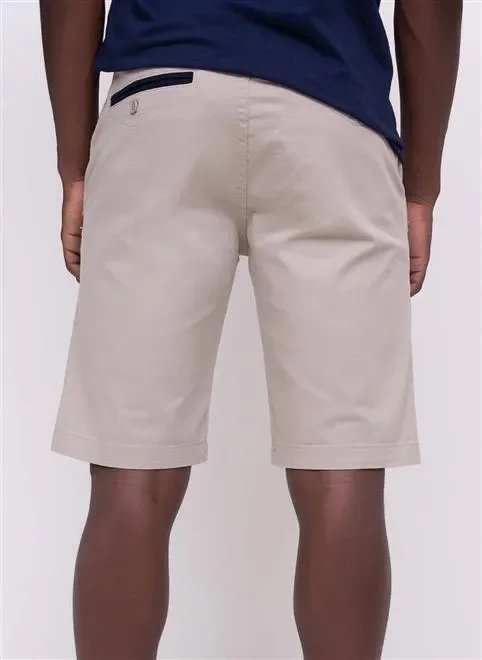 bermuda básica com bolsos bermuda básica com bolsos