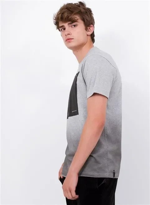 camiseta pensa e gratis spray preto camiseta pensa e gratis spray preto