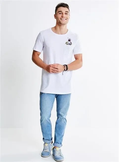 camiseta com bolso e estampa camiseta com bolso e estampa