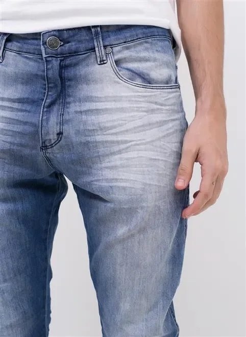 calça 3d com rasgos calça 3d com rasgos