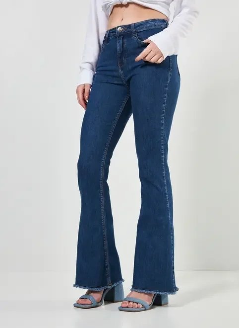 calça flare em jeans calça flare em jeans