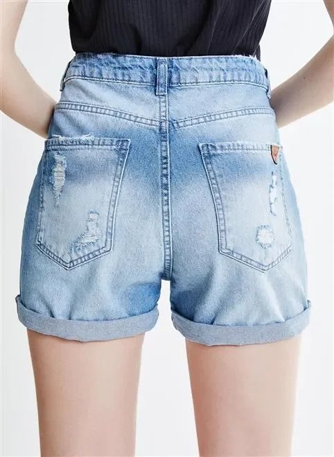 short em jeans médio com rasgos short em jeans médio com rasgos