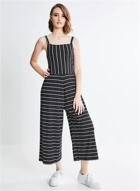 macacão pantacourt listrado macacão pantacourt listrado