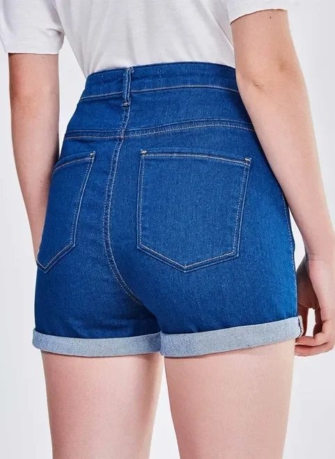 short cintura alta em jeans médio short cintura alta em jeans médio