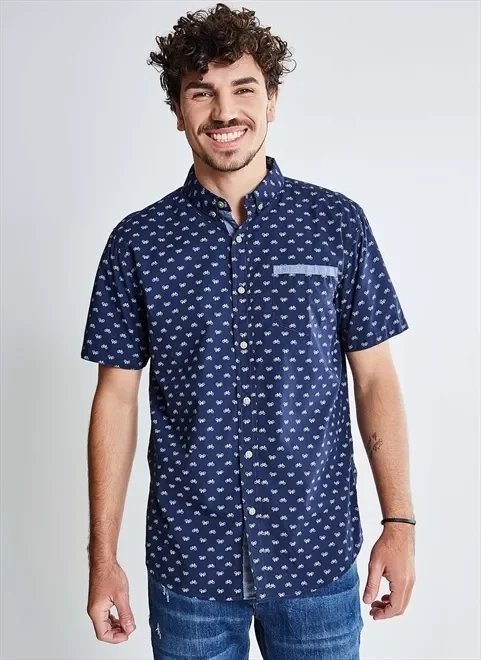 camisa estampada com bolso camisa estampada com bolso