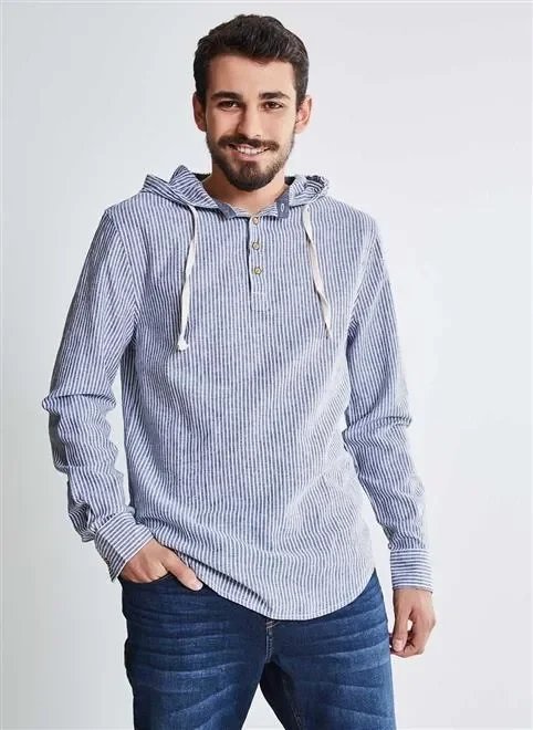 camisa em linho listrada com botões e capuz camisa em linho listrada com botões e capuz