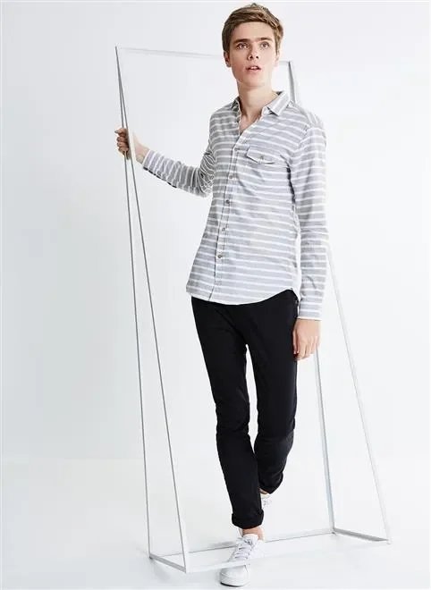 camisa listrada com bolso camisa listrada com bolso
