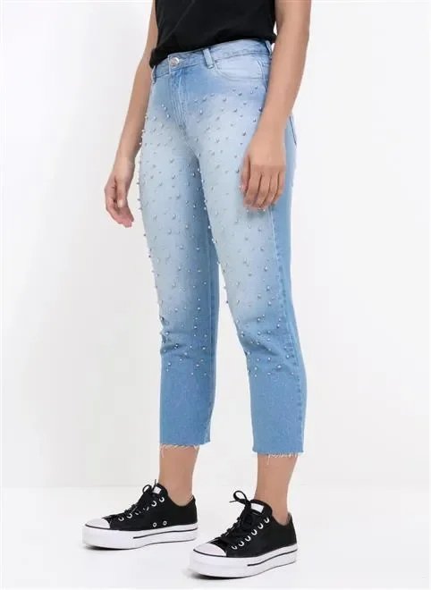 calça mom com pérolas artificiais calça mom com pérolas artificiais
