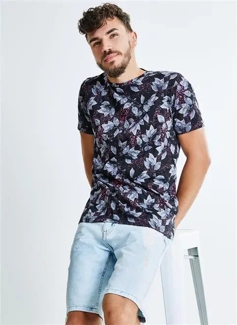 bermuda jeans claro com puídos bermuda jeans claro com puídos