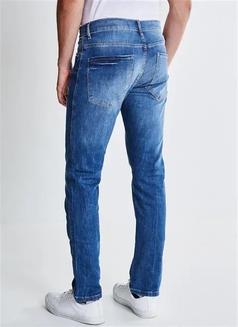 calça skinny masculina em jeans azul médio calça skinny masculina em jeans azul médio