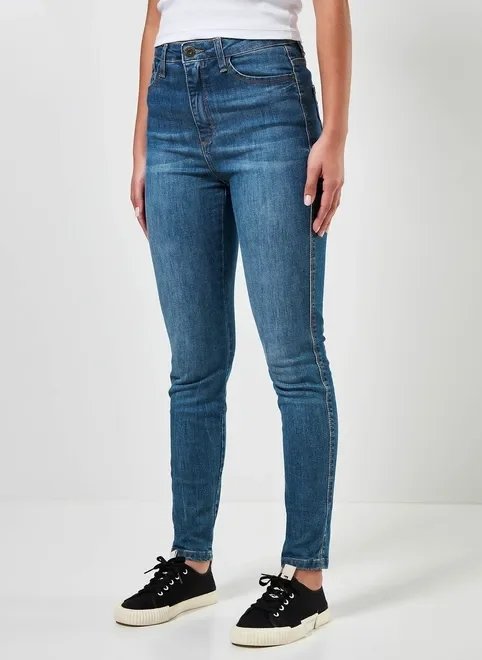 calça skinny cintura alta em jeans médio calça skinny cintura alta em jeans médio