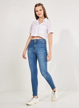 Calça Skinny Cintura Alta em Jeans Médio