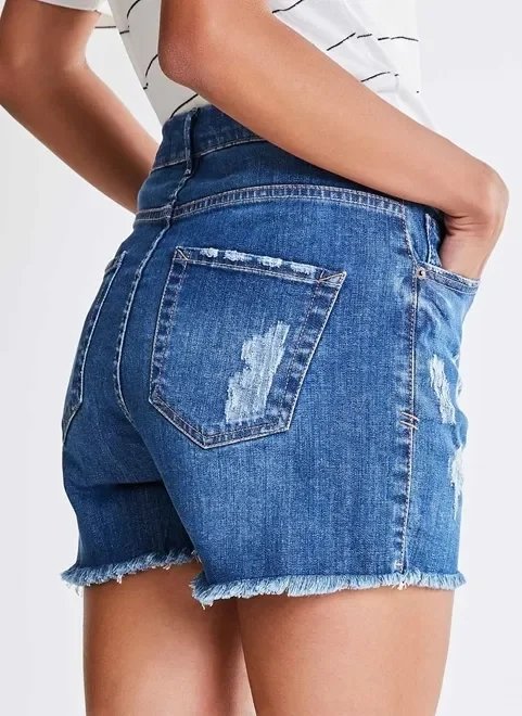 short jeans com barra desfiada short jeans com barra desfiada