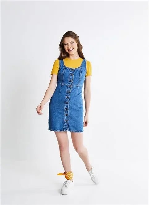 vestido em jeans com botões e recortes vestido em jeans com botões e recortes