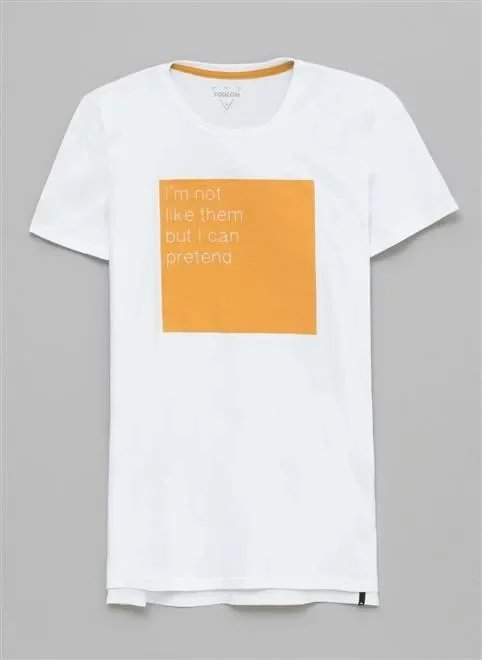 camiseta 'i'm not like them but i can pretend" camiseta 'i'm not like them but i can pretend"