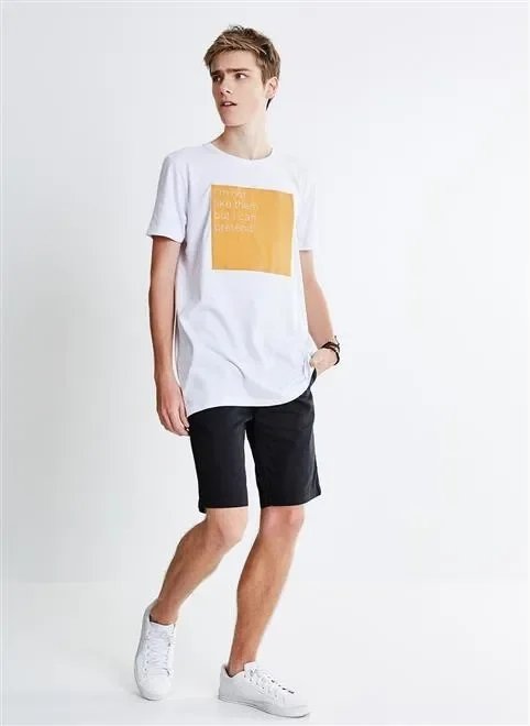 camiseta 'i'm not like them but i can pretend" camiseta 'i'm not like them but i can pretend"