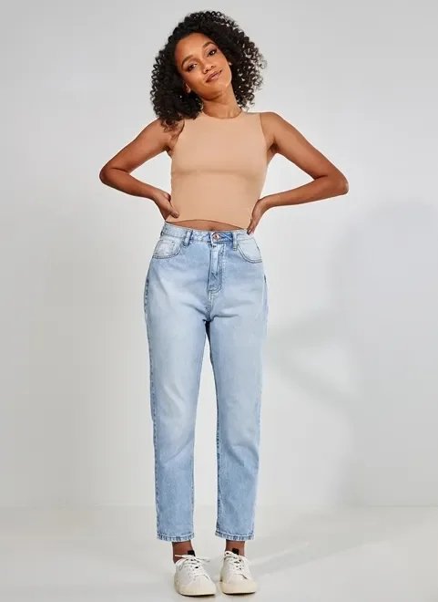 calça mom em jeans claro calça mom em jeans claro