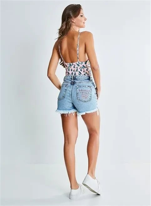 short jeans com bordado short jeans com bordado